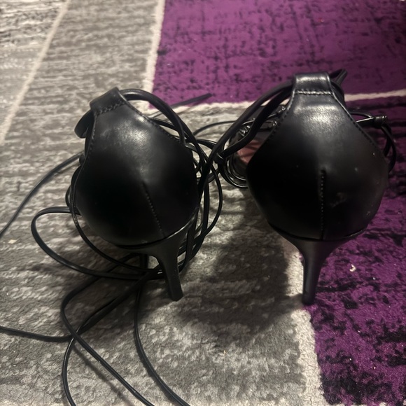 Sandal with ties - Picture 3 of 3